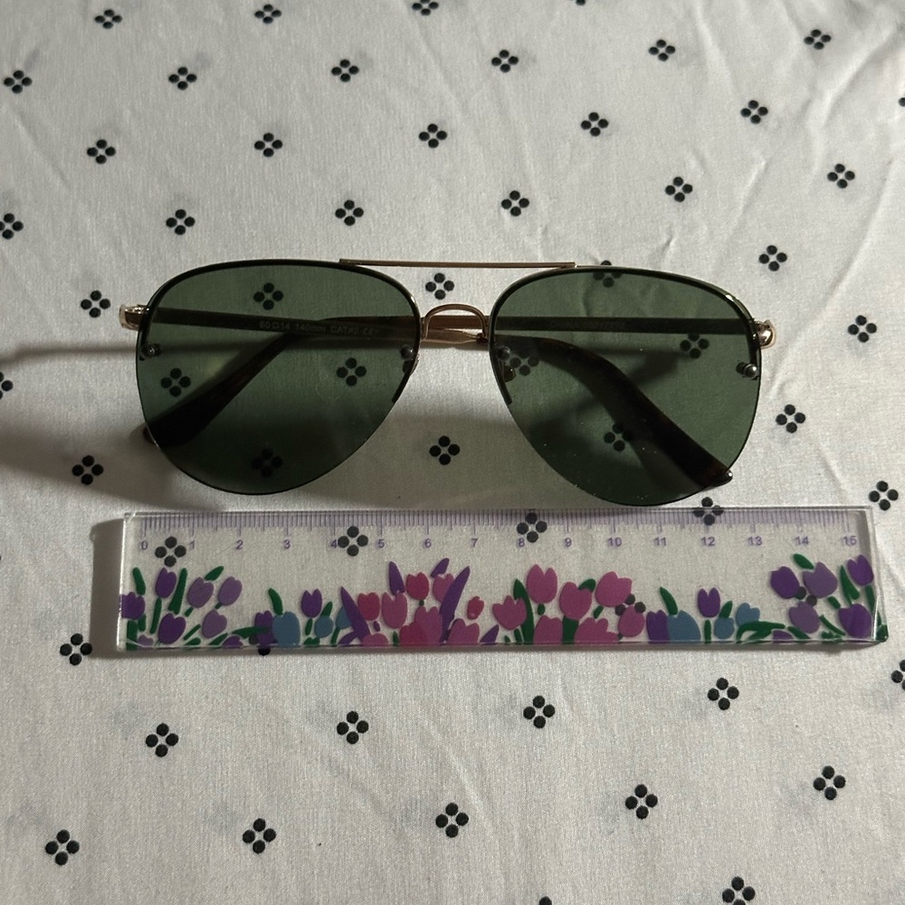 Stylish Gold Aviator Sunglasses